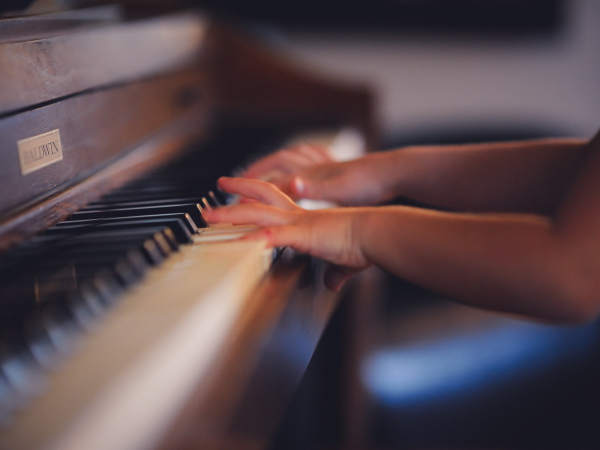 Person playing the piano